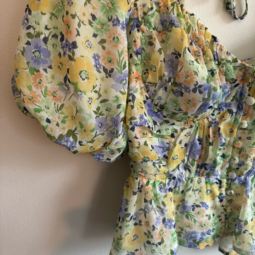 Astr Floral Puff-Sleeve Peplum Milkmaid Babydoll Top in Yellow and Lavender - Picture 6 of 11